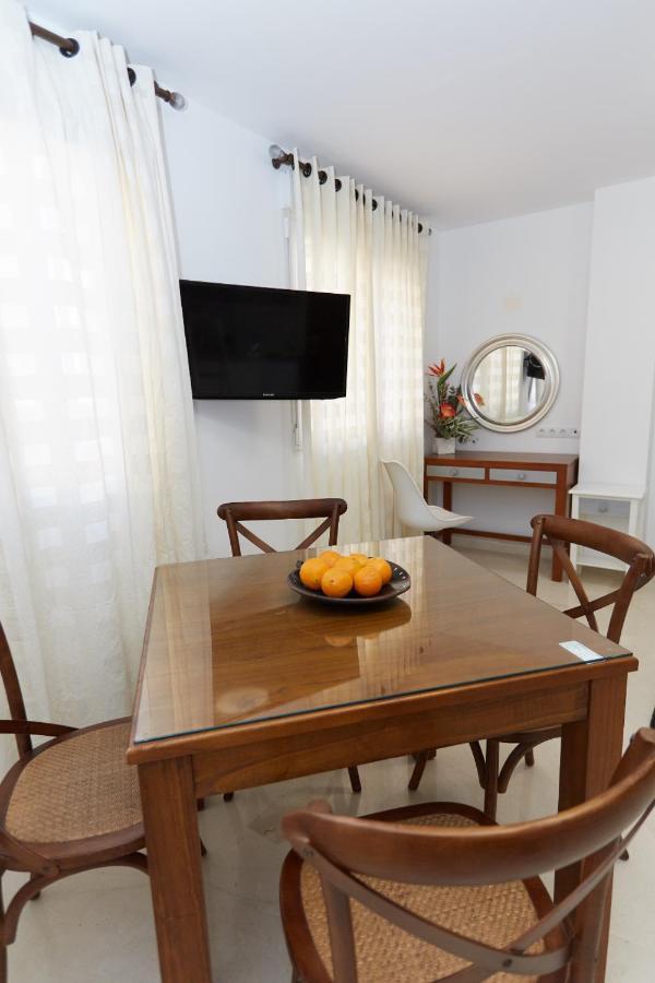 Apartamentos Anfiteatro ベニドルム エクステリア 写真